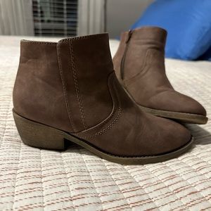 women’s brown booties